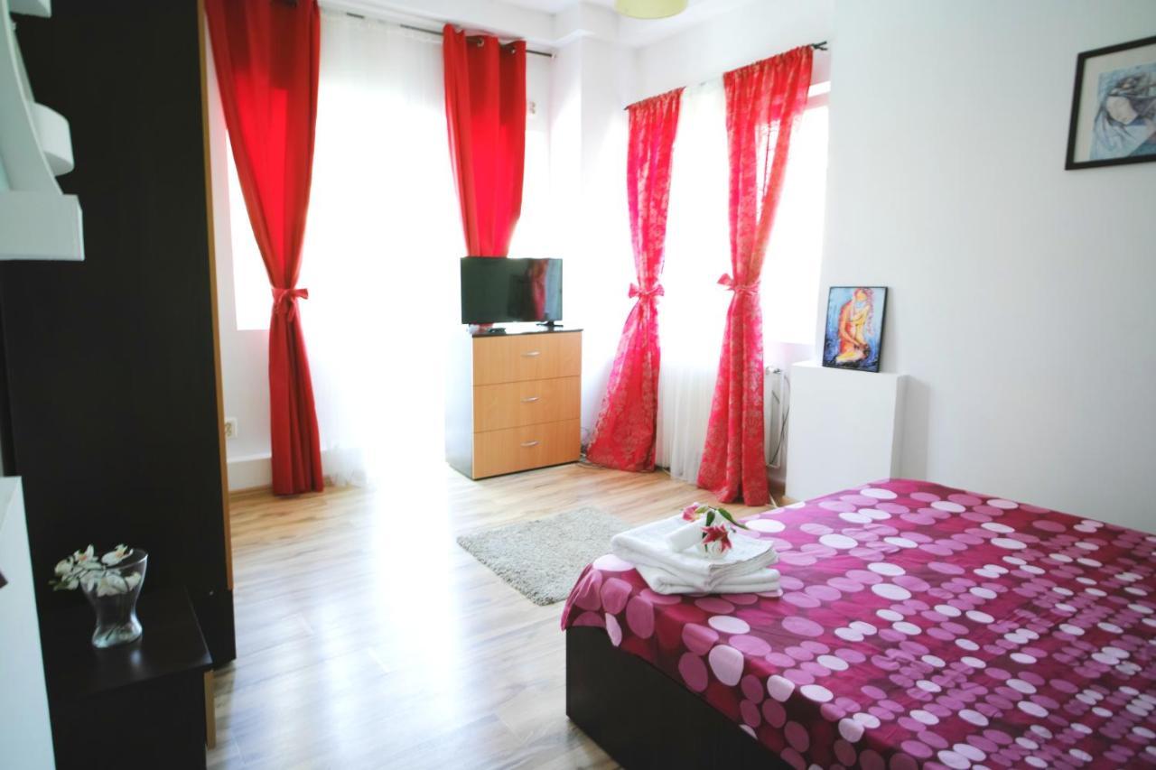 Luxury Apartament Appartamento Bucarest Esterno foto