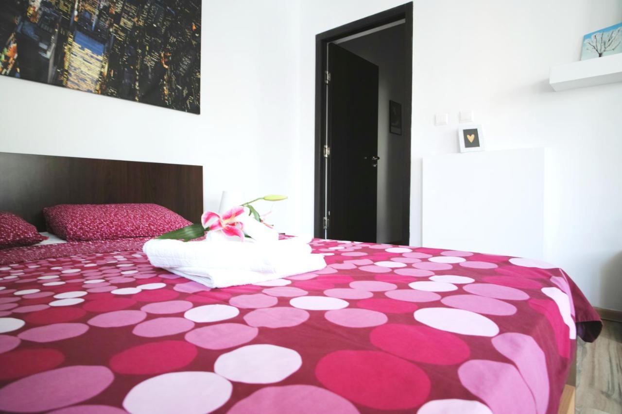 Luxury Apartament Appartamento Bucarest Esterno foto